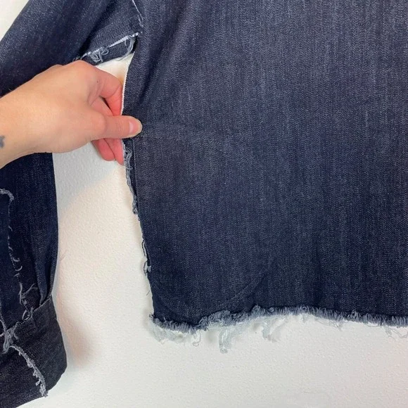 Norma Kamali Woman's S Frayed Seam‎ Jean Jacket Spring Cropped Collared